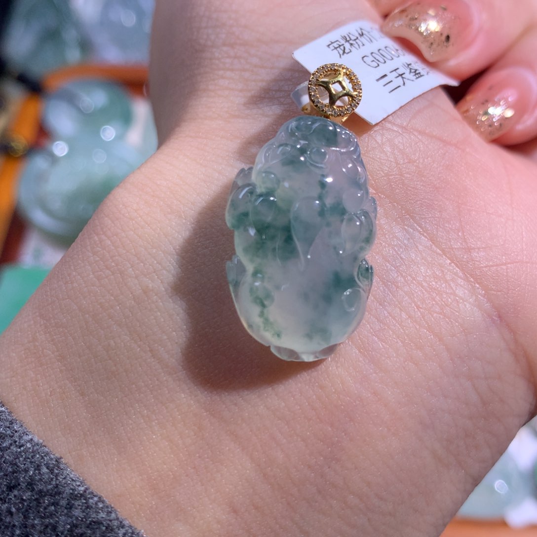 翡翠吊坠(不含链)18K金镶嵌冰貔貅