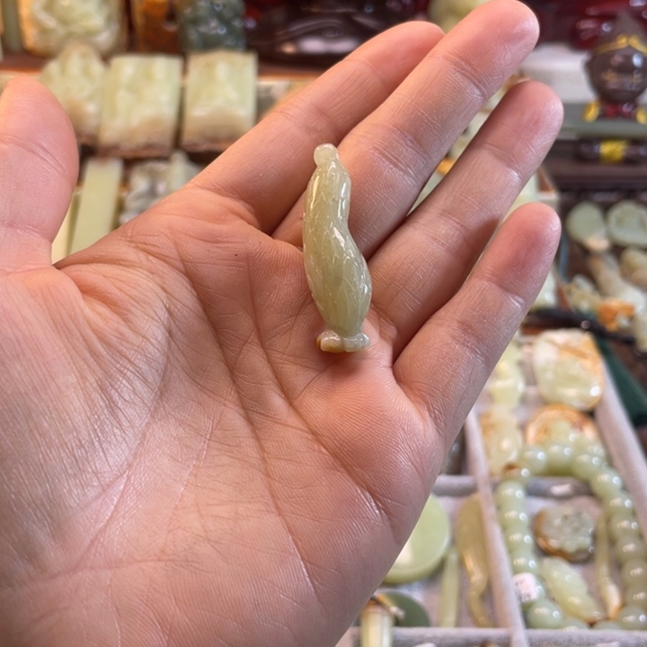 岫岩河磨玉（透闪石质玉）未镶嵌颈饰