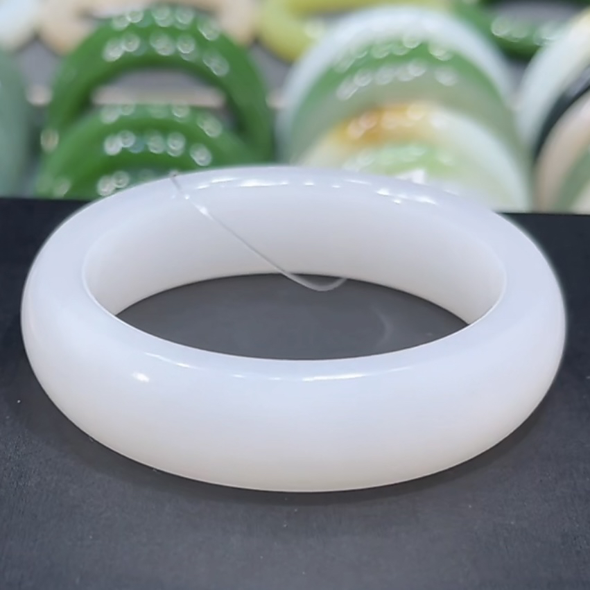 放漏！和田玉青海老料白玉手镯49-50圈口