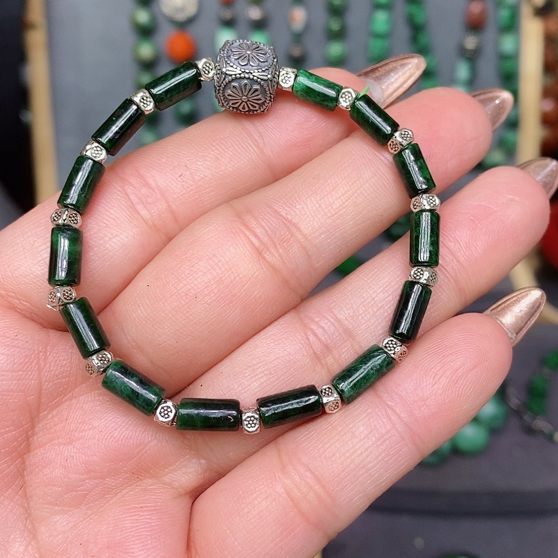 翡翠手链未镶嵌漂亮美眉