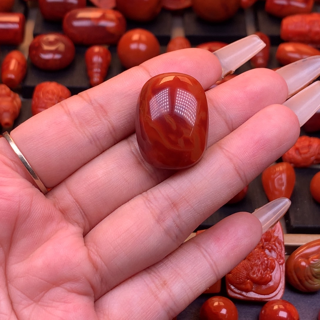 南红玛瑙未镶嵌川料原矿高品无事牌19.7mm