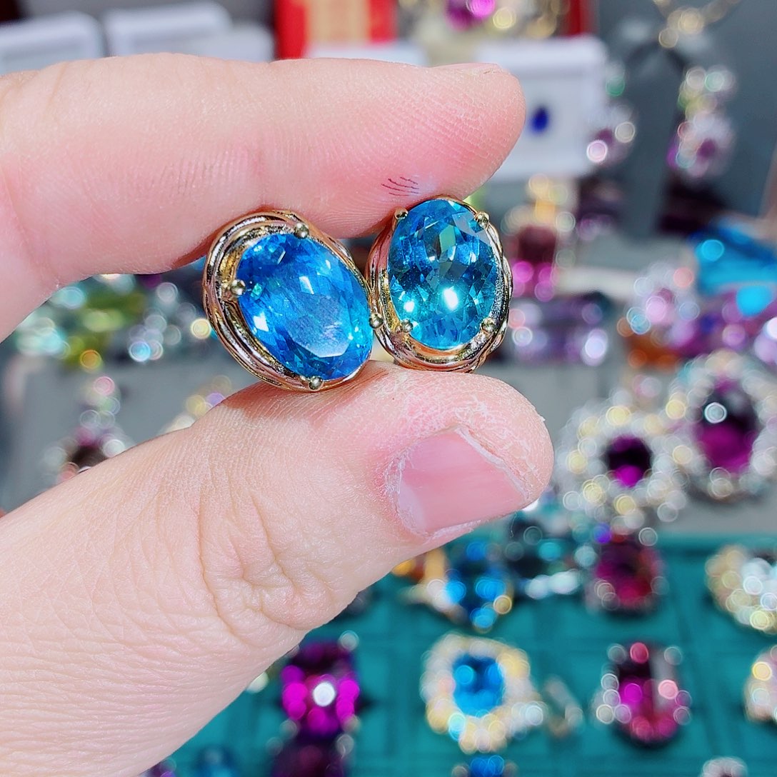 r***n托帕石银S925镶嵌耳饰