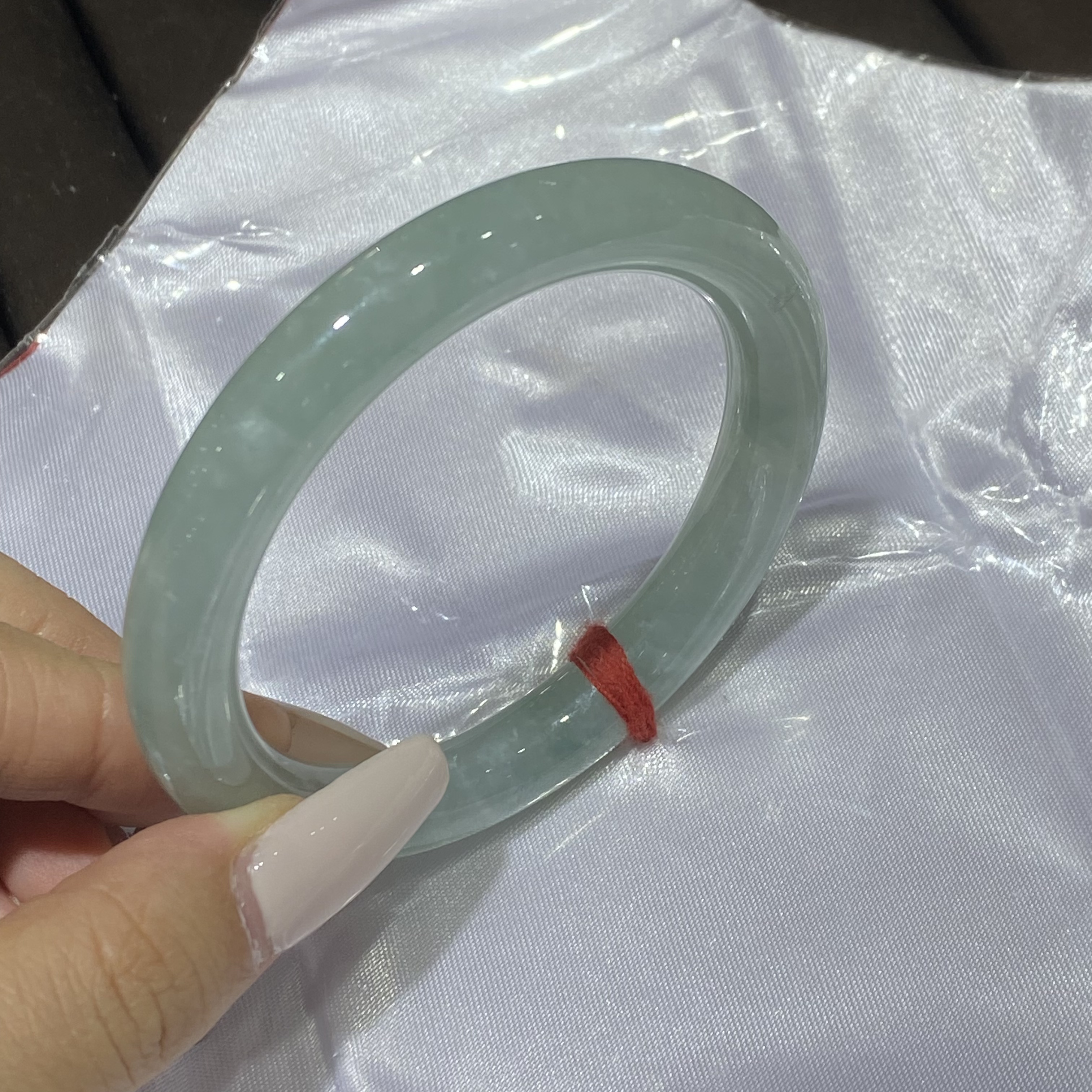 9天然翡翠圆条手镯