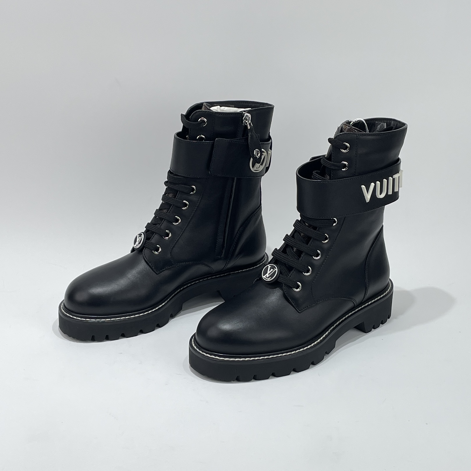 未使用 LouisVuitton/路易威登 闲置新37码 黑色短靴/ML80790