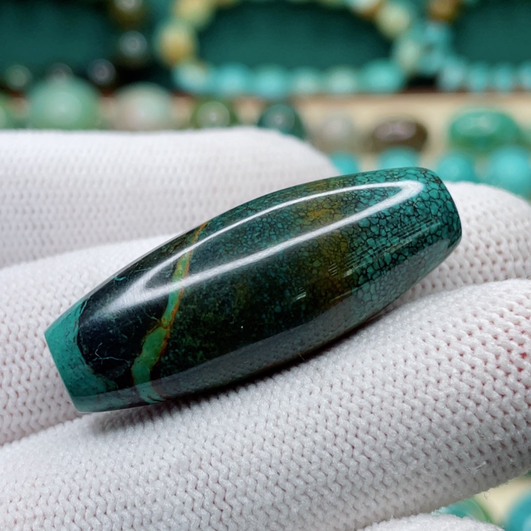 绿松石未镶嵌颈饰