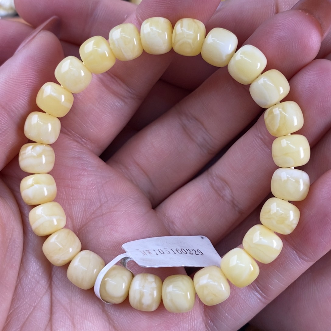 蜜蜡裸石未镶嵌蜜蜡