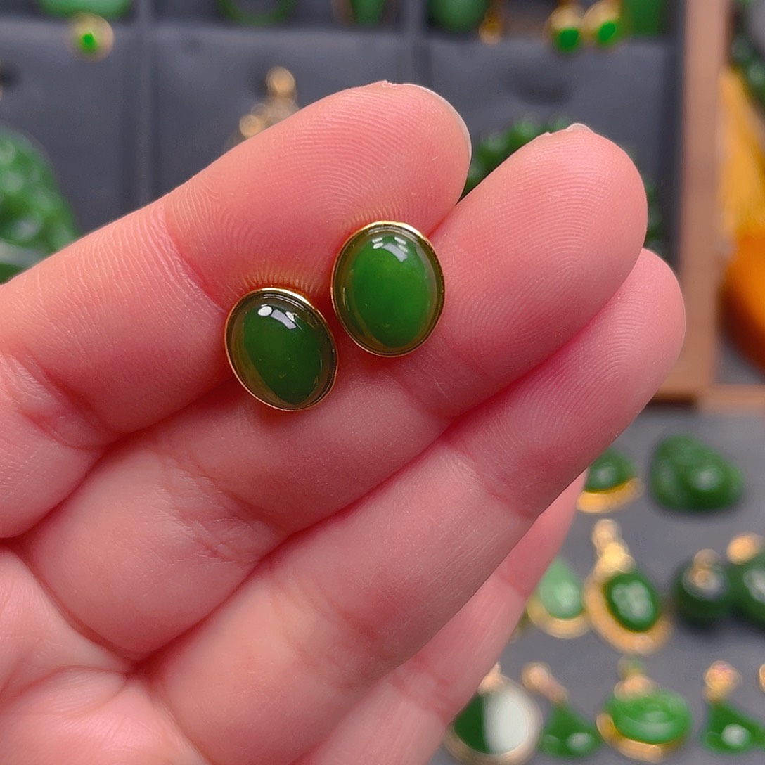 和田玉耳饰18K金镶嵌880耳钉