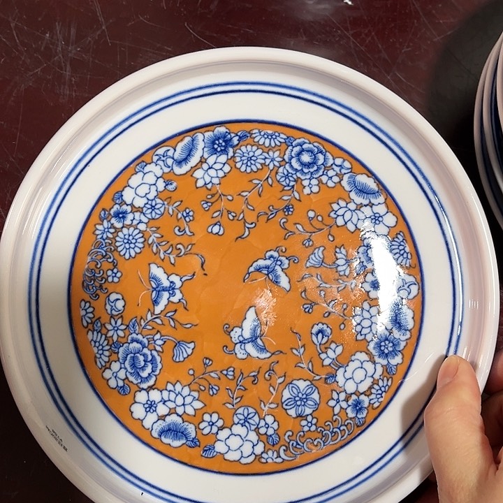 瓷片/////直径20厘米…。红。