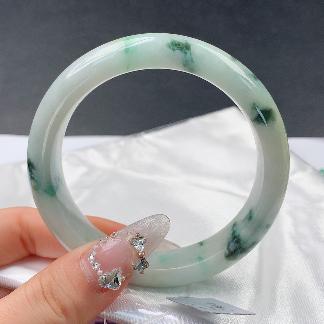 翡翠手镯未镶嵌10正58