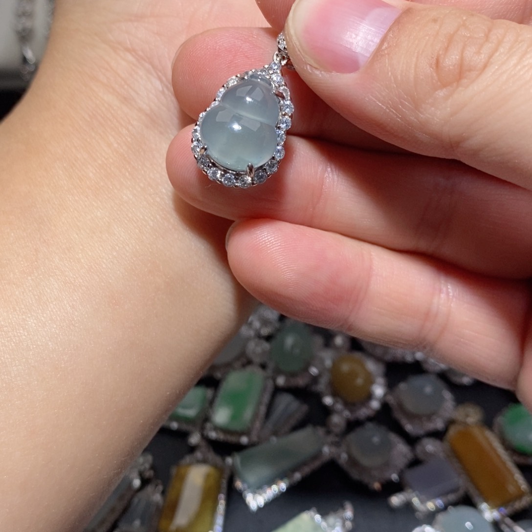 翡翠颈饰银S925镶嵌j j j j k