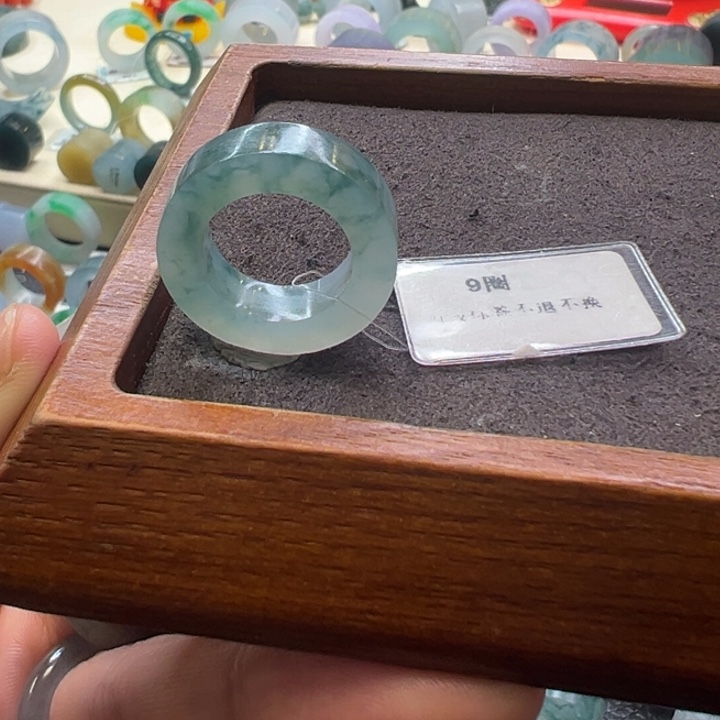李***满定制翡翠未镶嵌翡翠
