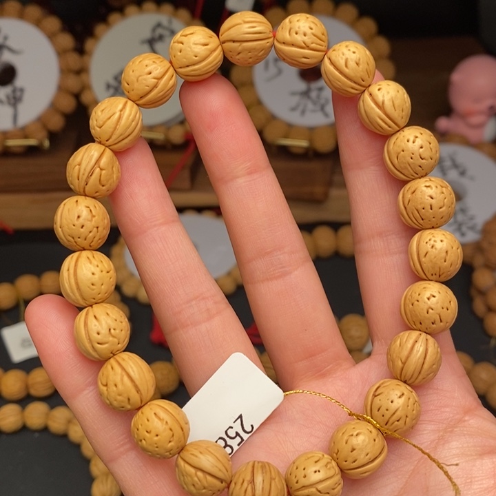 桃核手串金蝉子12.5A........