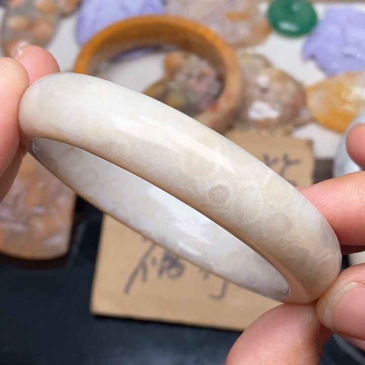 硅化珊瑚（珊瑚玉）手镯（开口镯）未镶嵌56.2