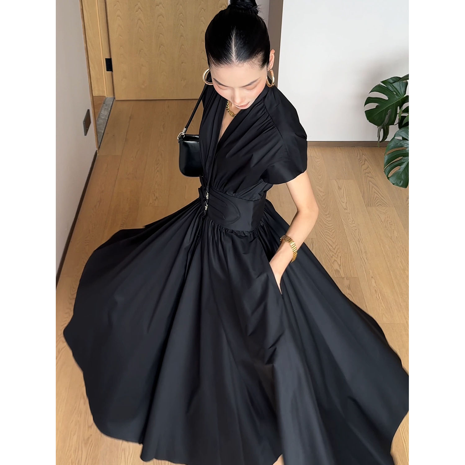 【满分加持】纯色女士简约风千金风复古连衣裙