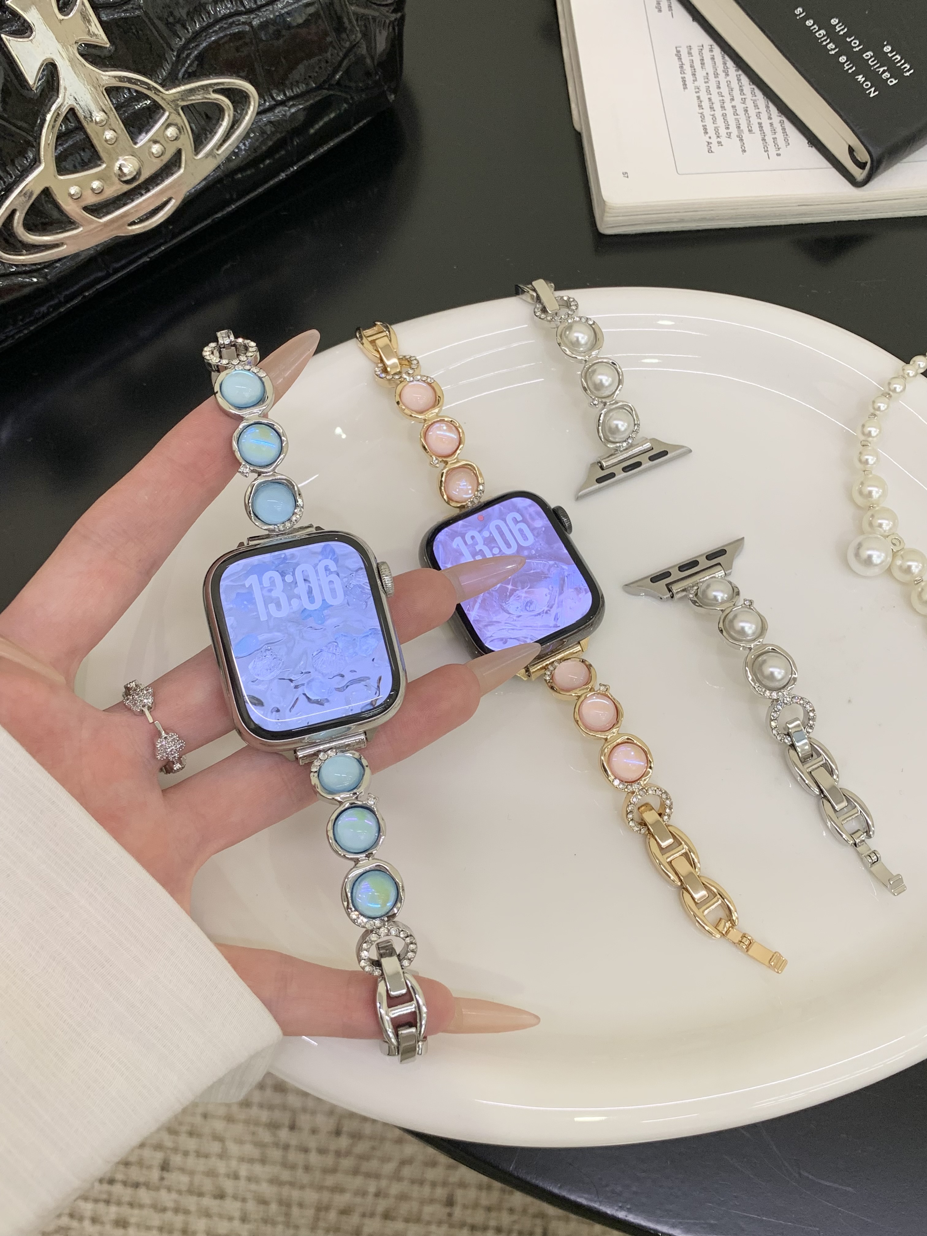 适用applewatch10苹果手表s9代iwatch87时尚极光珠子金属手镯表带