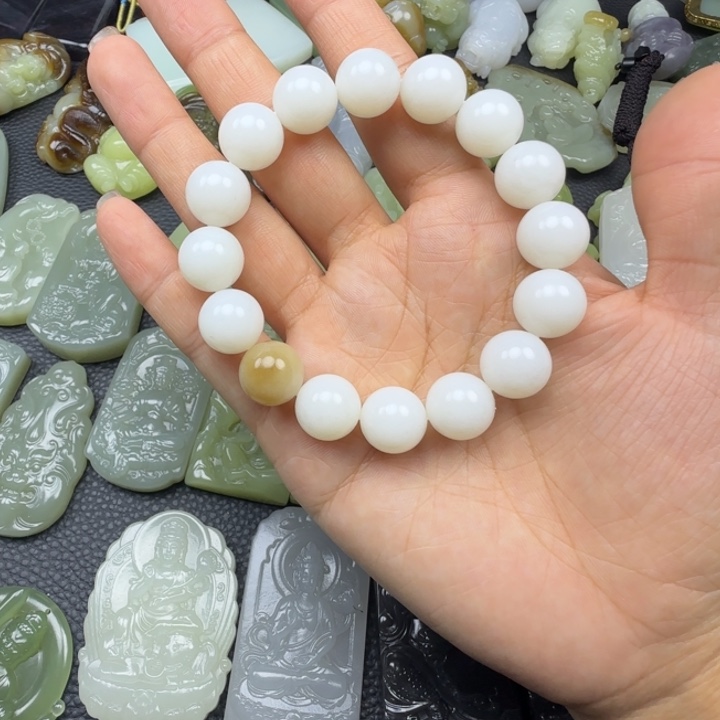 和田玉未镶嵌珠宝奇石