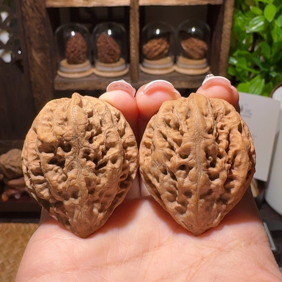 文玩核桃把件鬼脸草莓