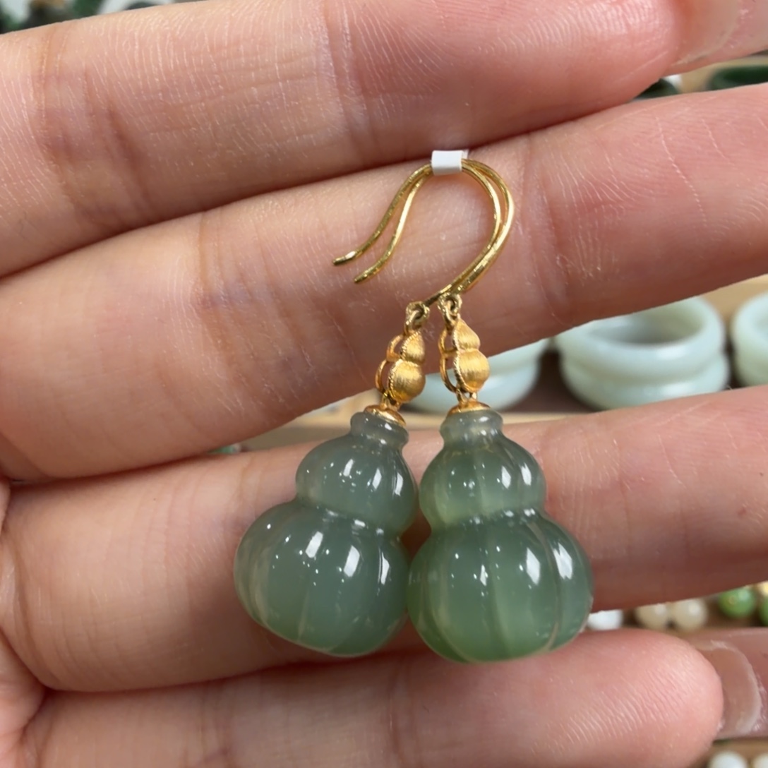 和田玉18K金镶嵌颈饰耳饰一对