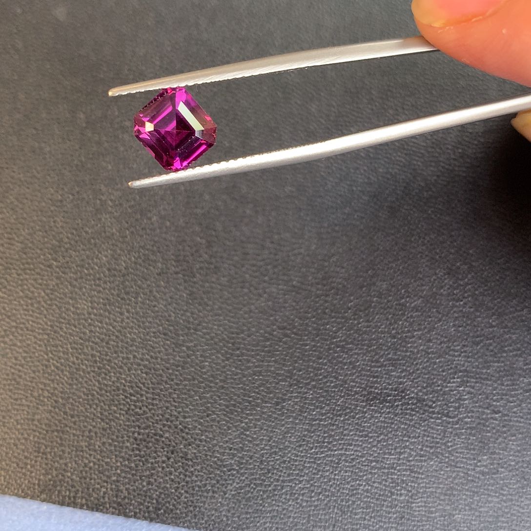 蓝宝石裸石未镶嵌2.07 无烧 斯里兰卡