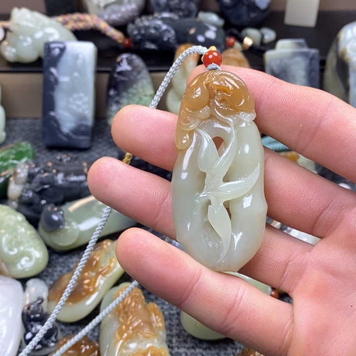 和田玉（糖玉）挂件未镶嵌