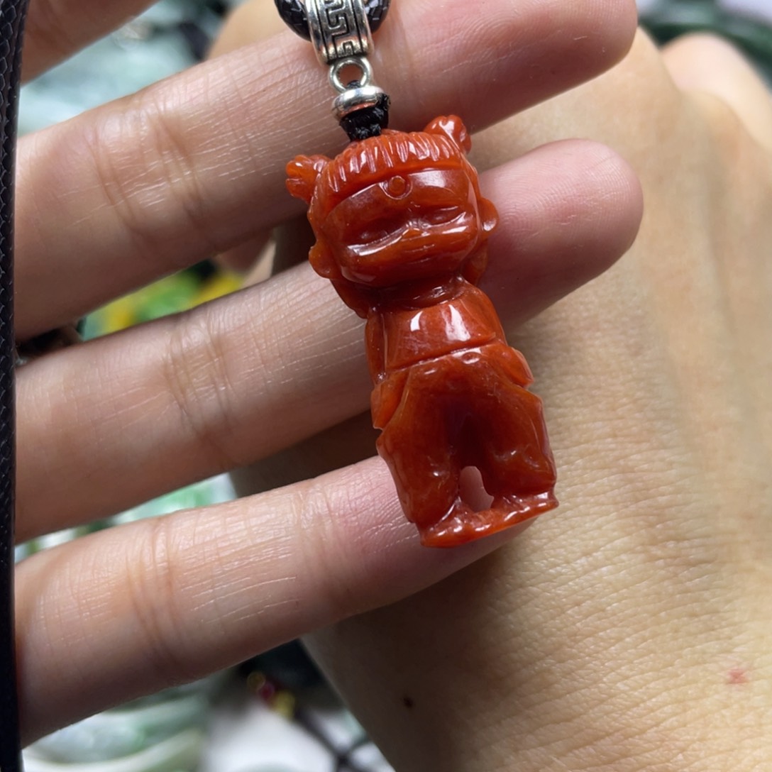 翡翠未镶嵌颈饰牌子