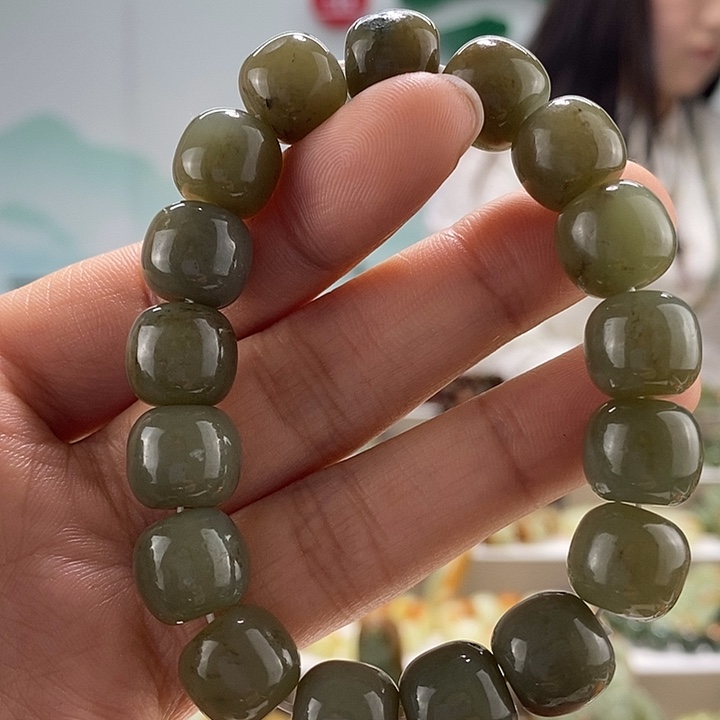 和田玉手链未镶嵌有瑕，多样性随机发一串