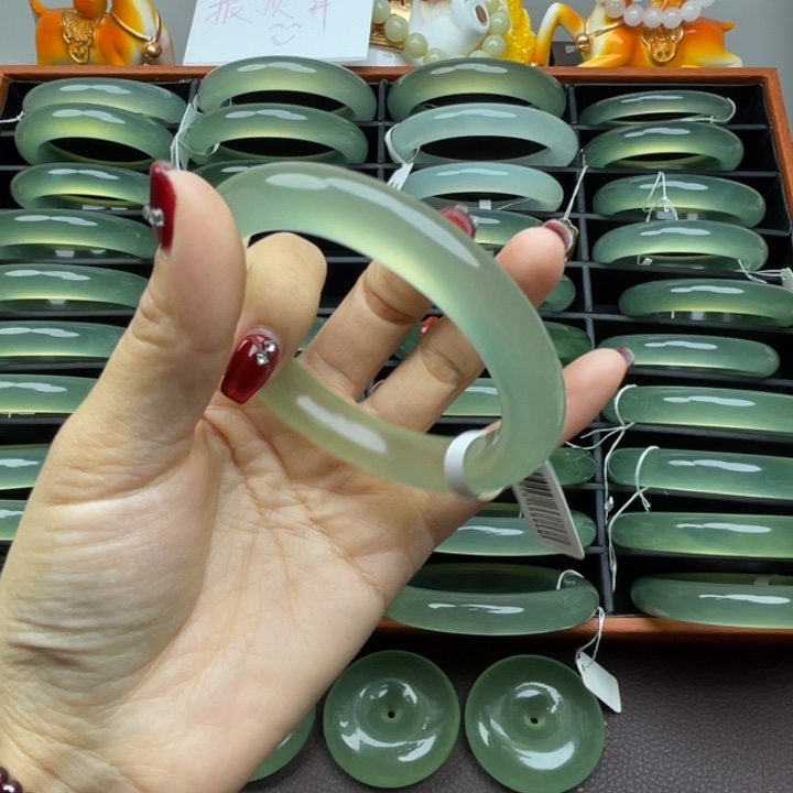 噗***岫玉未镶嵌手镯岫玉