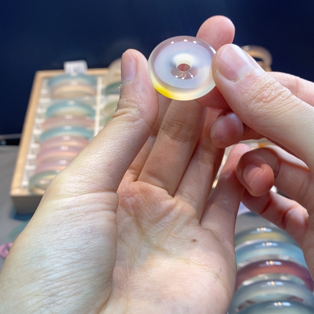 大***妹玛瑙/玉髓未镶嵌手镯