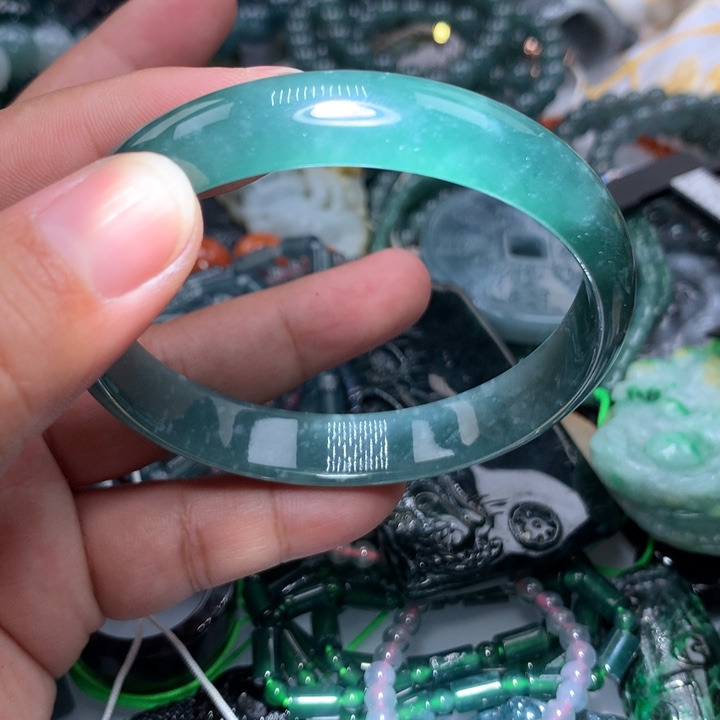 翡翠颈饰未镶嵌保真天然A货翡翠58.9