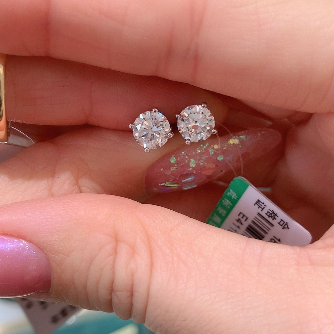 实验室培育钻石18K金镶嵌