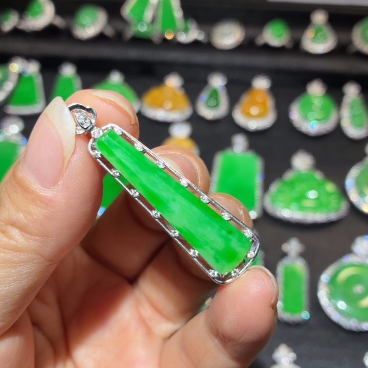 翡翠18K金镶嵌吊坠(不含链)翡翠