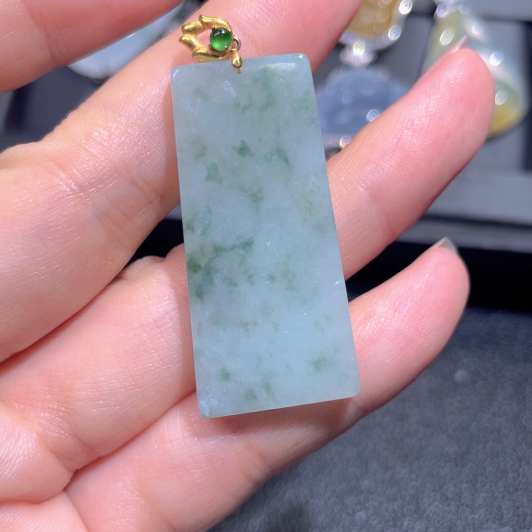 颈饰18K金镶嵌翡翠翡翠