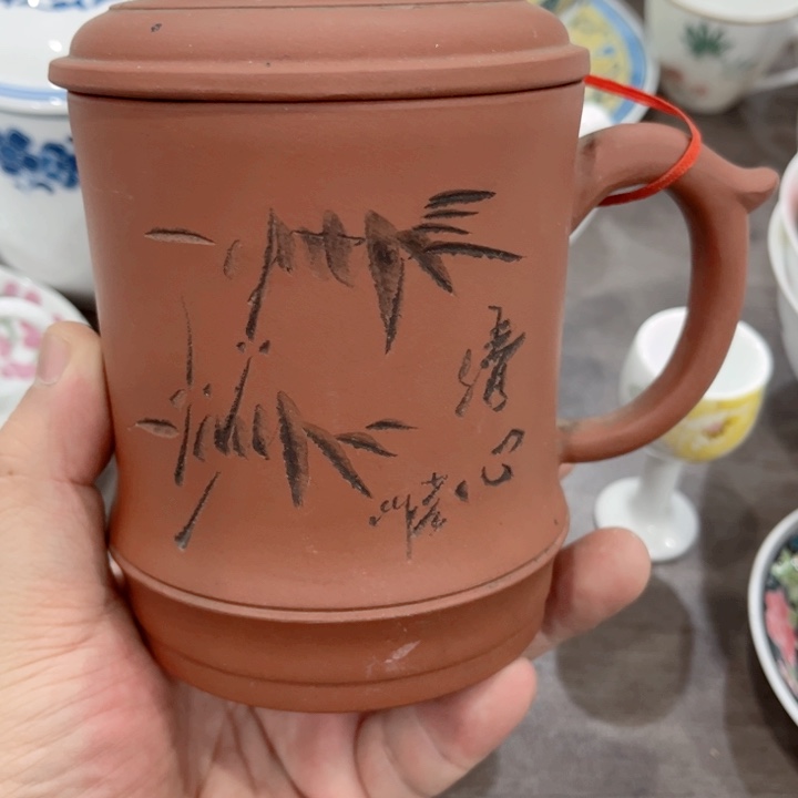 杯釉下五彩的瓷器和瓷器