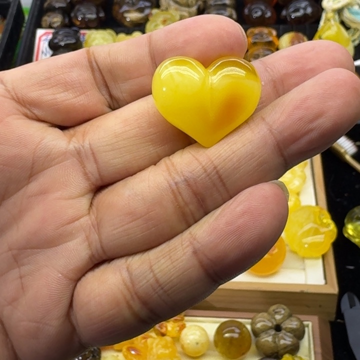 S****蜜蜡未镶嵌颈饰屁桃