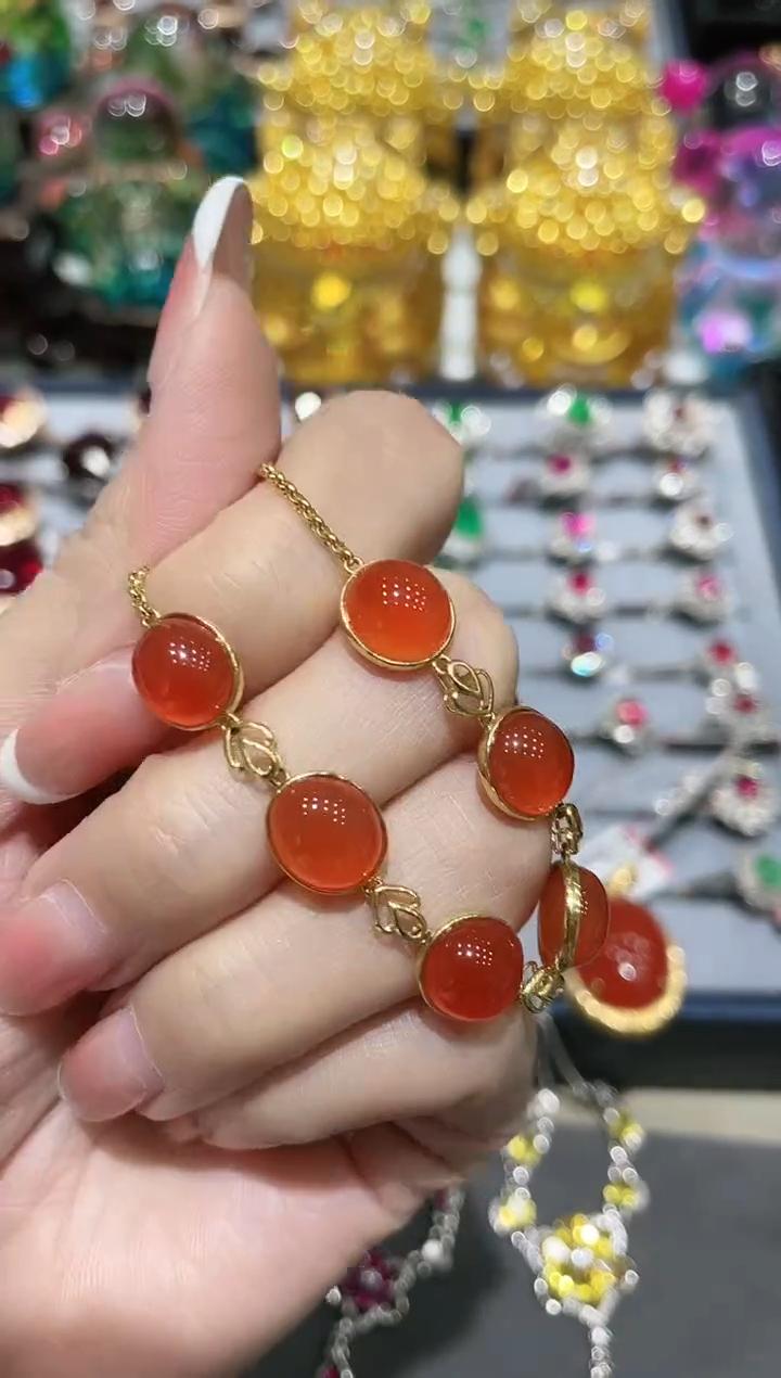 18K金镶嵌南红手链