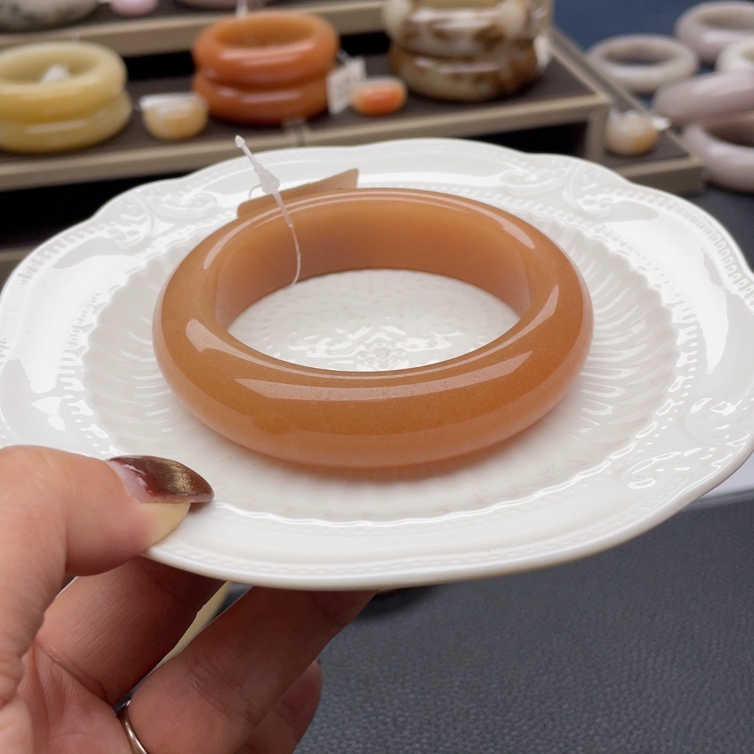 石英质玉未镶嵌手镯