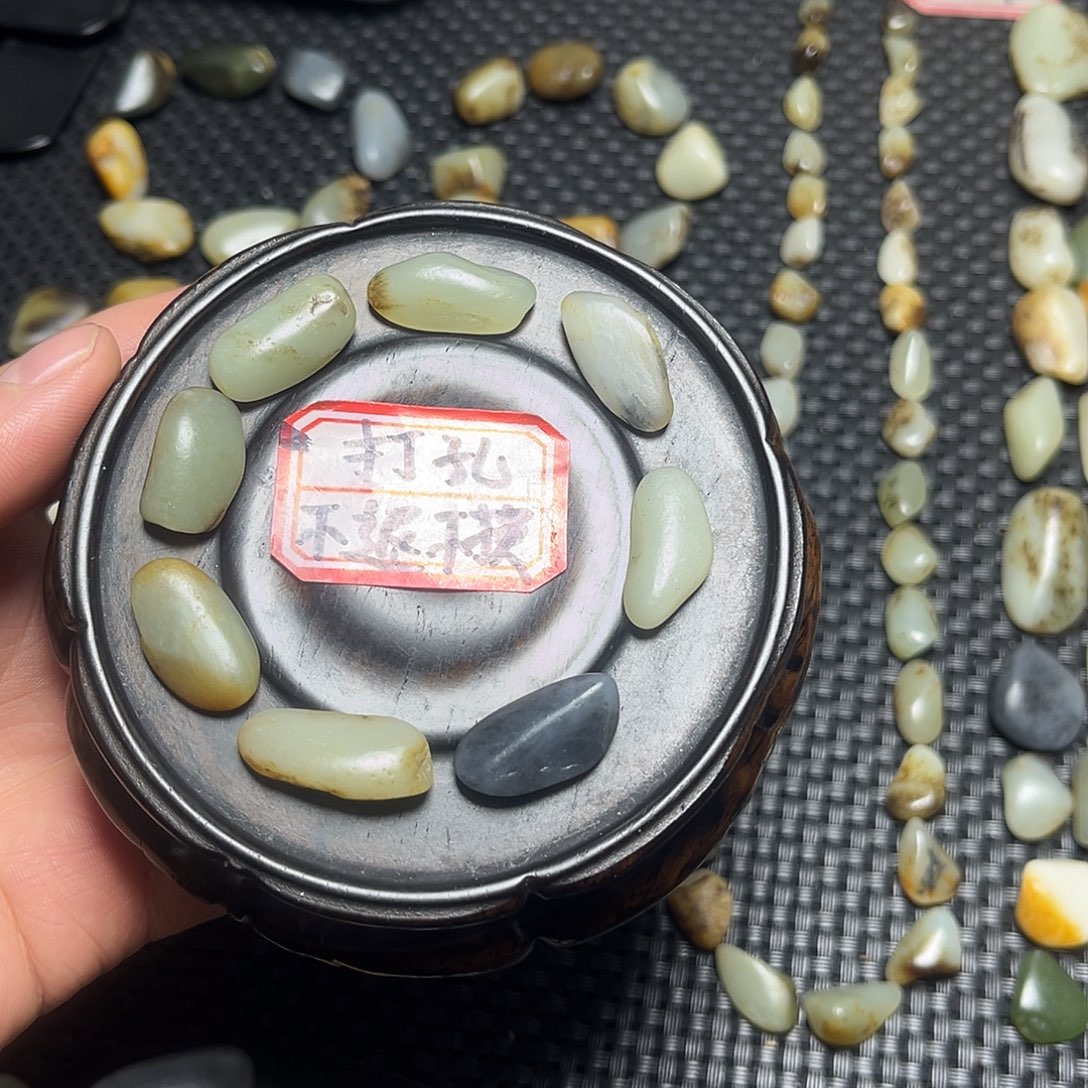 老***罗定制和田玉未镶嵌打孔，不退不换