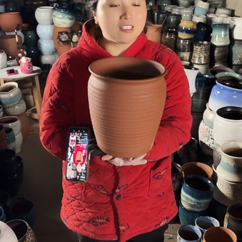 口21高24瑕疵底裂一个。