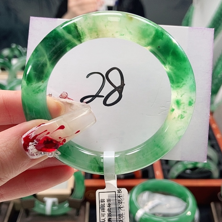 石英质玉手镯未镶嵌天然A货非洲翠手镯