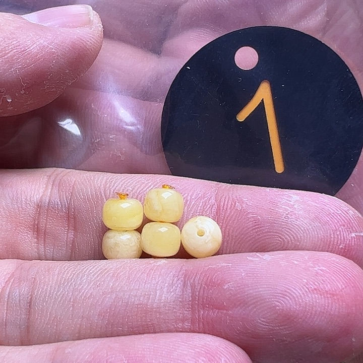 蜜蜡未镶嵌珠宝奇石堃****?6mm