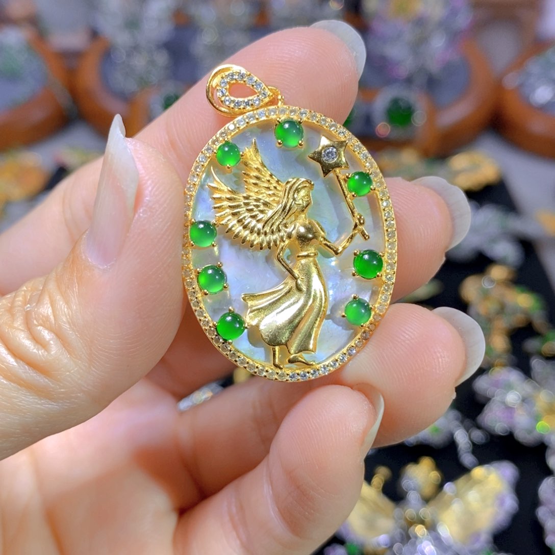 翡翠颈饰银S925镶嵌天然翡翠