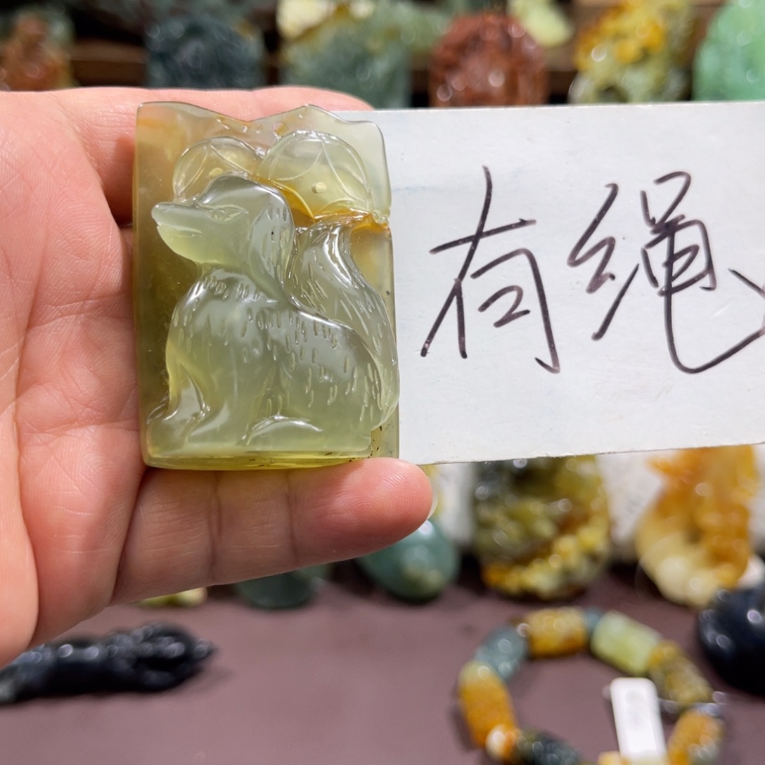 未镶嵌蛇纹石玉颈饰