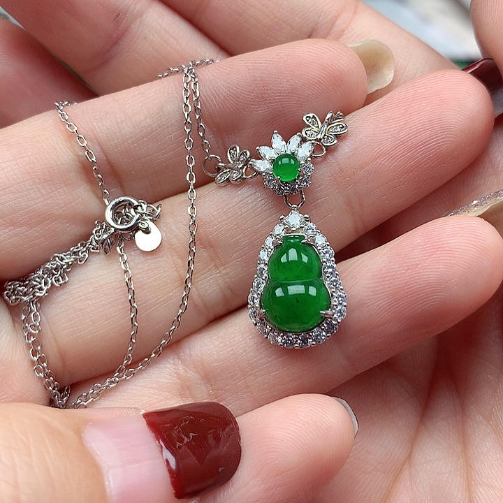 翡翠颈饰银S925镶嵌翡翠