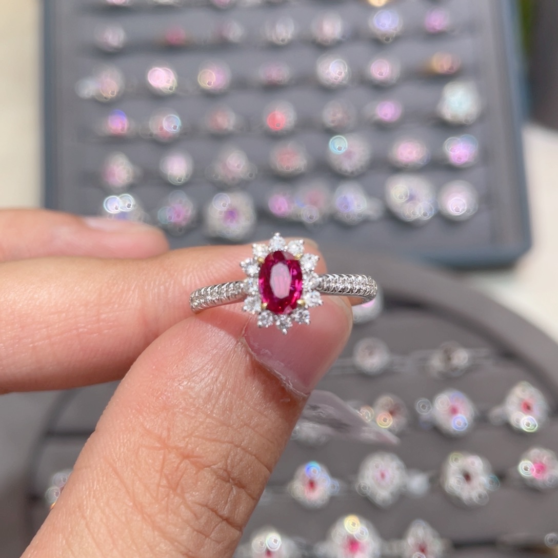 红宝石戒指18K金镶嵌0.8ct 无烧