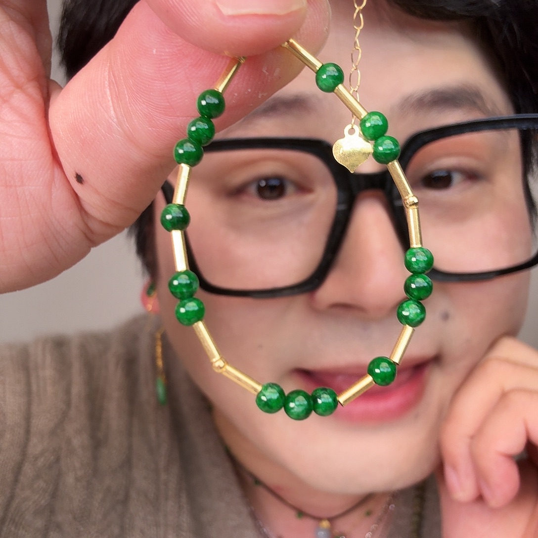 翡翠18K金镶嵌颈饰一件