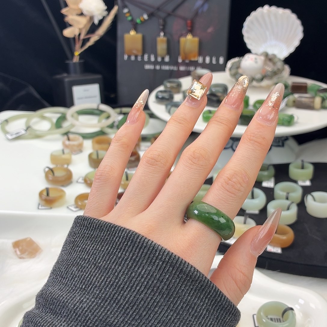 ****️和田玉（糖玉）未镶嵌戒指j80碧玉轮胎17