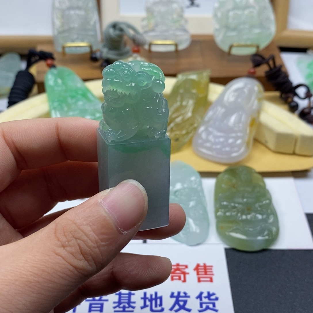 翡翠颈饰未镶嵌南**花缅甸翡翠