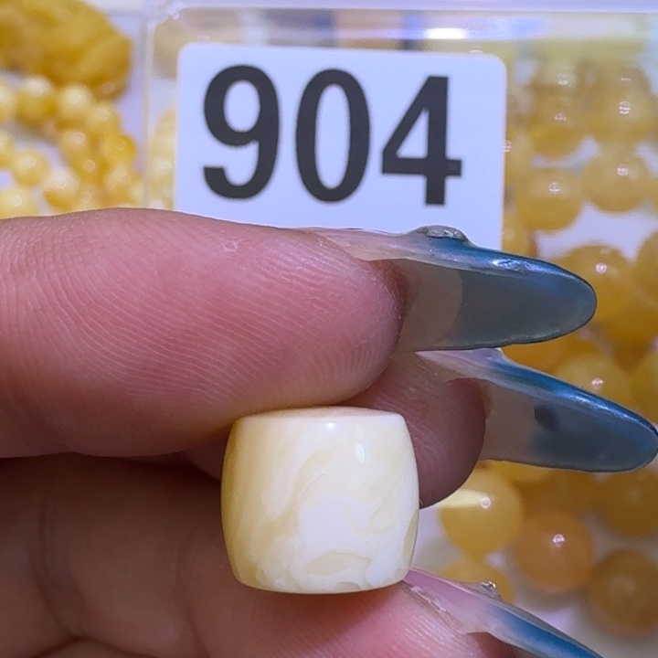 裸石琥珀未镶嵌11.3×10