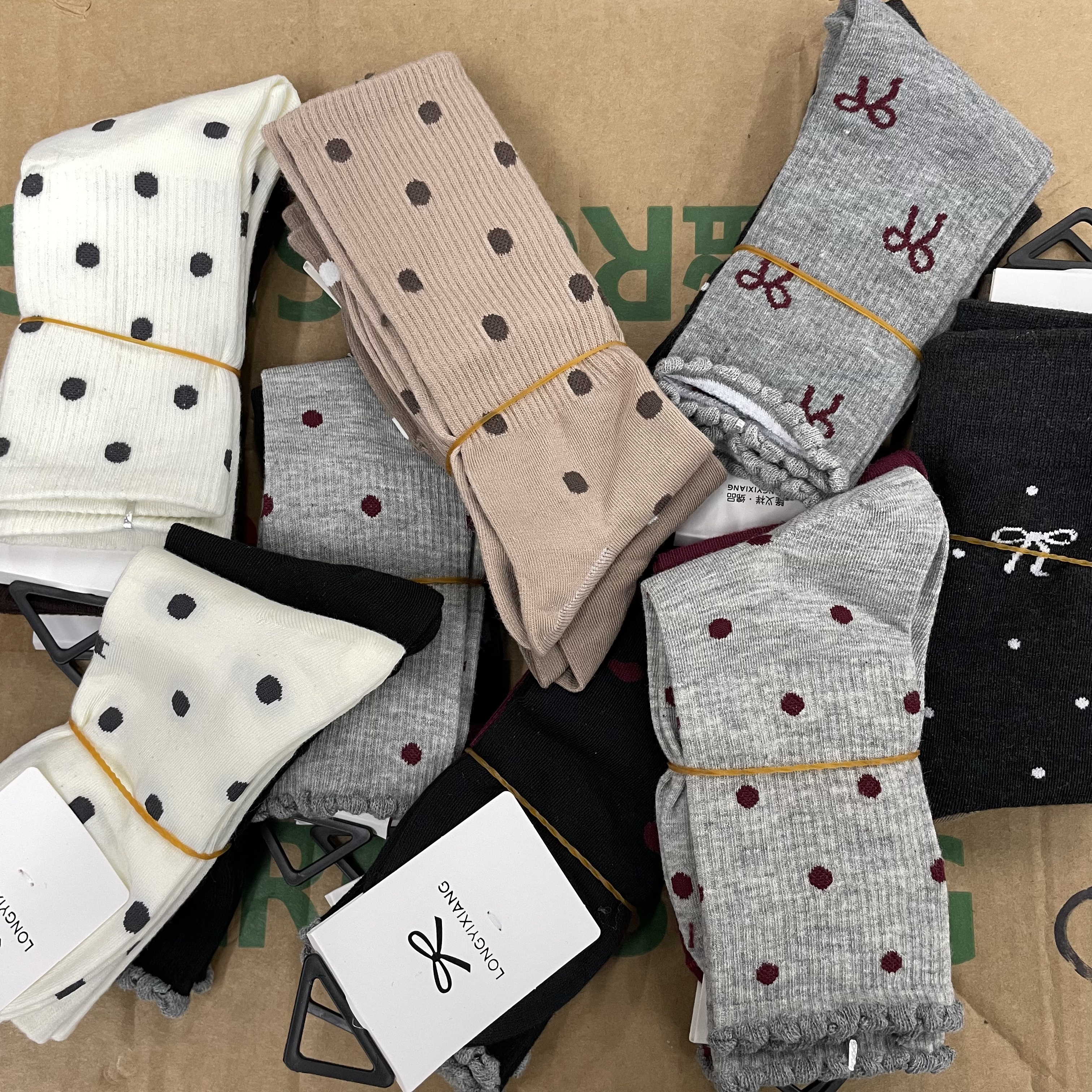 女士棉袜9.9元3双【款式颜色随机搭配】