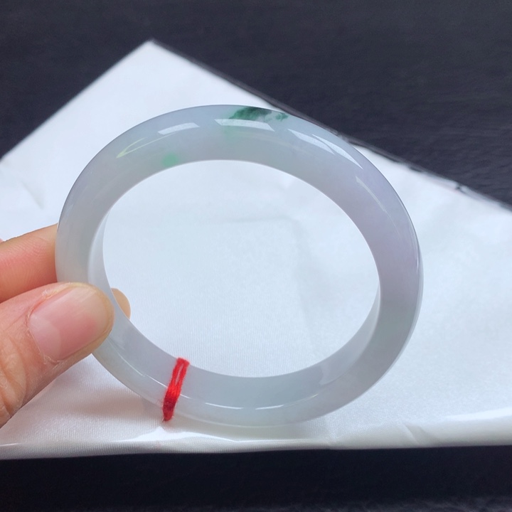 翡翠手镯未镶嵌56圈